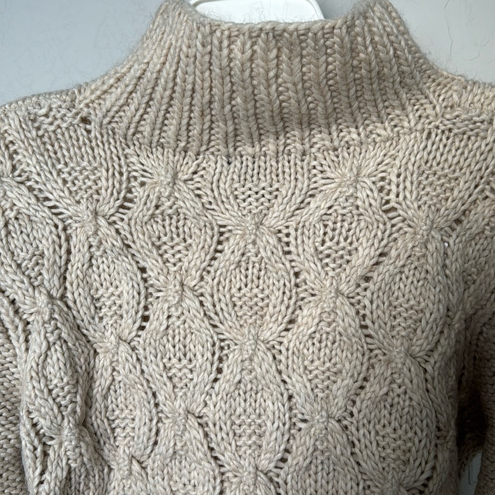 H&M Women’s Alpaca & Wool Cable Sweater Size Small - Picture 3 of 5